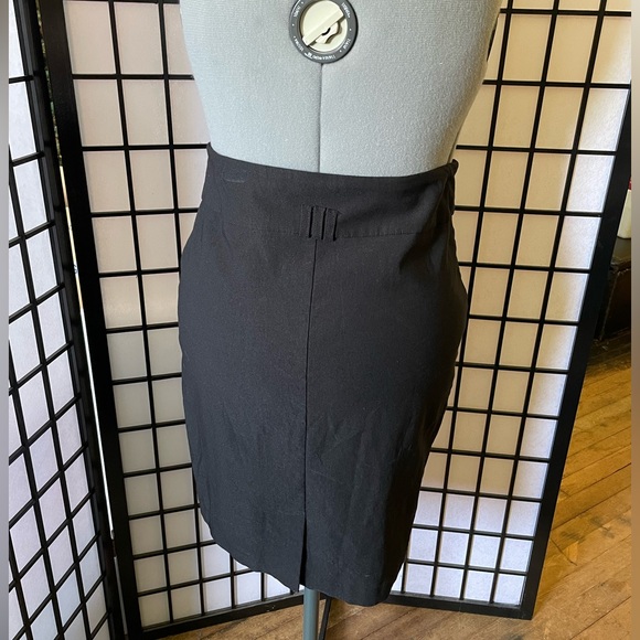 Divine Logic Ponte Skirt with belt loops - Picture 3 of 7